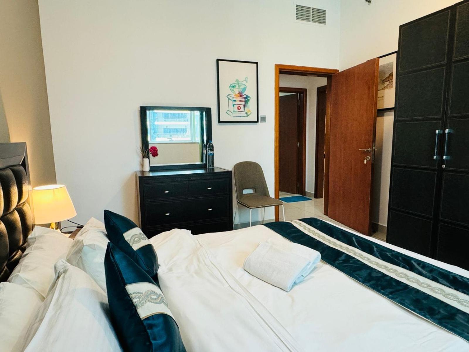 Entire Private Self Catered Apartments Marina Дубай Номер фото